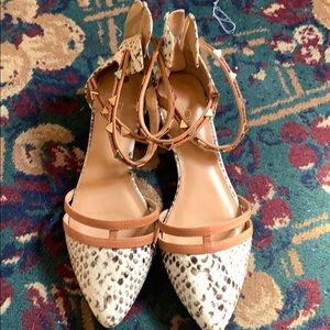 Preloved pointy flats.
